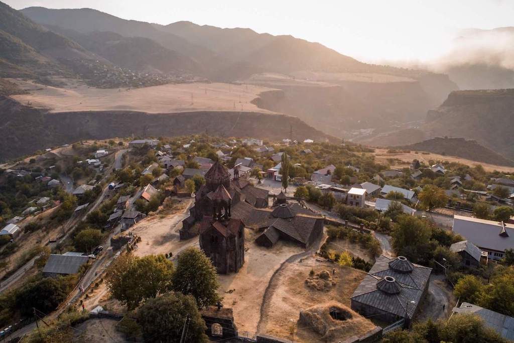 Kerk vanuit de lucht in Armenië